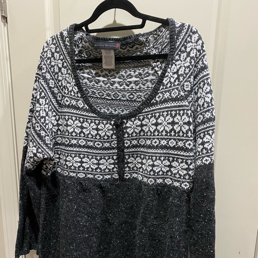 Grey/White Sweater 22/24
